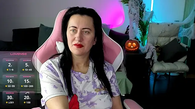 Snapshot of monnica_vibe_ chatting on 10/20/25, 07:42 monnica vibe online show from 10/20/25, 07:42