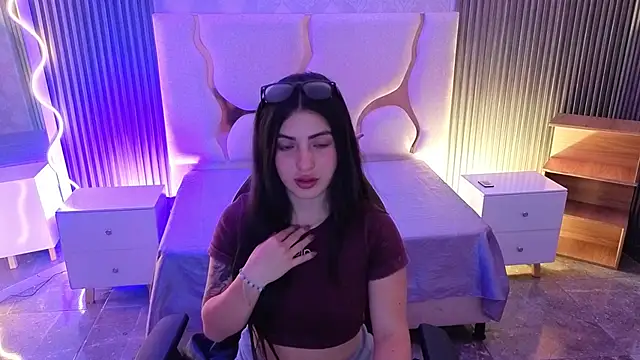 Ixchel tay online show from 04/07/26, 03:41