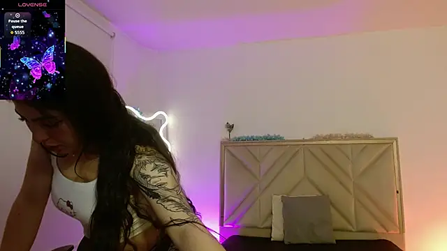 Ixchel tay online show from 11/07/25, 03:44