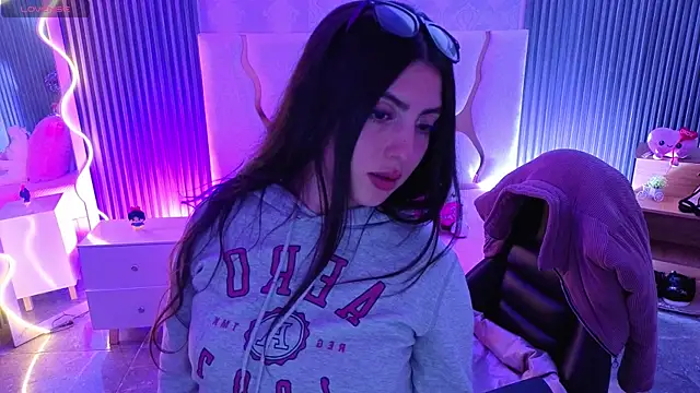 Ixchel tay online show from 04/13/26, 04:05