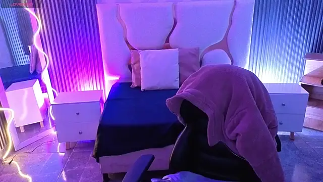 Ixchel tay online show from 04/10/26, 03:13