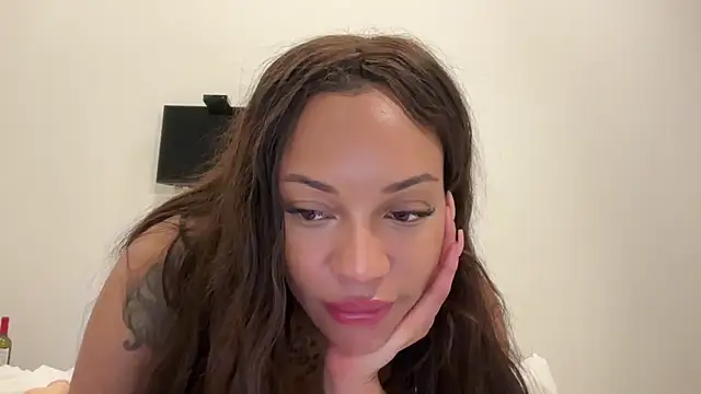 realrockybee1 online show from 10/24/25, 11:04