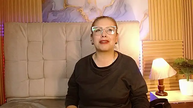 mavyhot303 online show from 11/05/25, 10:24