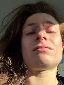 GoldenPussy1329 online show from 01/11/26, 12:34