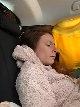 GoldenPussy1329 online show from 11/20/25, 11:44