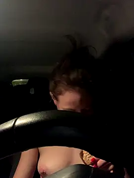 GoldenPussy1329 online show from 11/07/25, 10:46