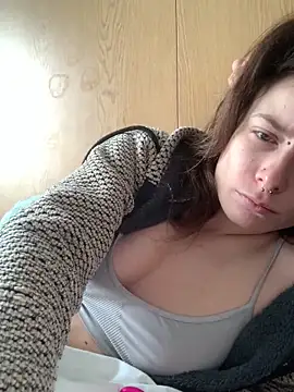 GoldenPussy1329 online show from 02/15/26, 02:05