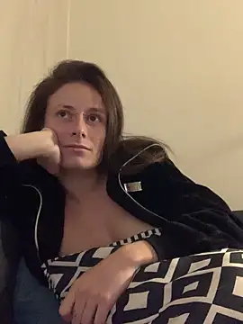 GoldenPussy1329 online show from 11/18/25, 09:07