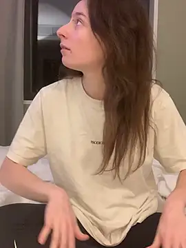 GoldenPussy1329 online show from 02/21/26, 12:01