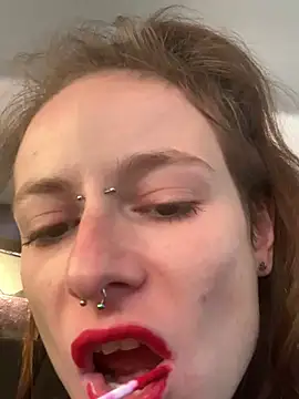 GoldenPussy1329 online show from 04/04/26, 12:45