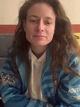 GoldenPussy1329 online show from 03/07/26, 10:26