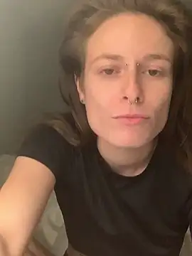 GoldenPussy1329 online show from 04/12/26, 02:37