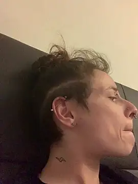 GoldenPussy1329 online show from 03/31/26, 10:12