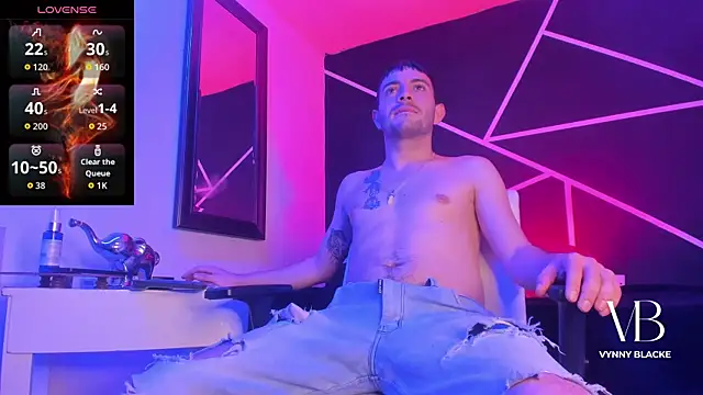 VynnyBlacke  online show from 11/24/25, 08:31