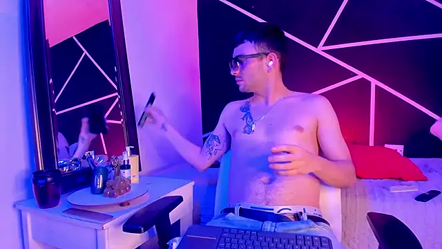 VynnyBlacke  online show from 11/22/25, 08:18