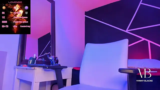 VynnyBlacke  online show from 10/29/25, 08:08