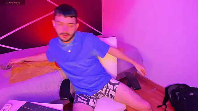 VynnyBlacke  online show from 12/19/25, 09:28