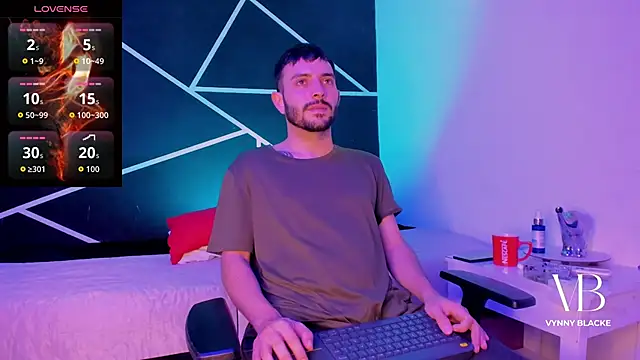 VynnyBlacke  online show from 12/15/25, 08:58