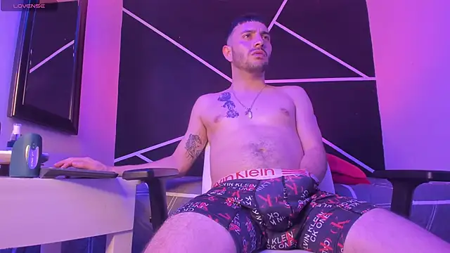 VynnyBlacke  online show from 11/30/25, 12:28