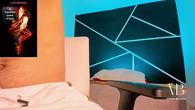 VynnyBlacke  online show from 12/17/25, 09:20