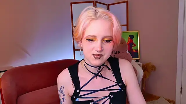 luna son online show from 11/08/25, 09:29