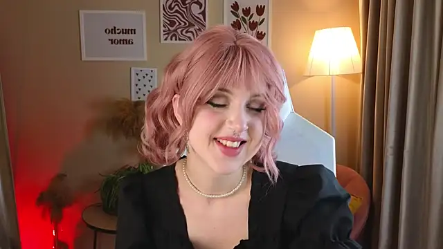 luna son online show from 10/10/25, 09:15