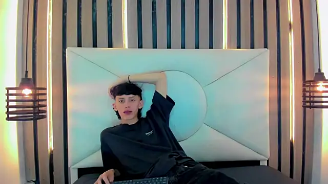 thaigo twink38 online show from 04/23/26, 04:41