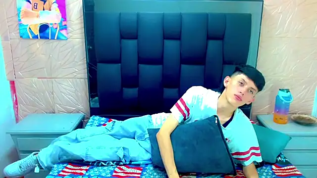 thaigo twink38 online show from 11/05/25, 10:02