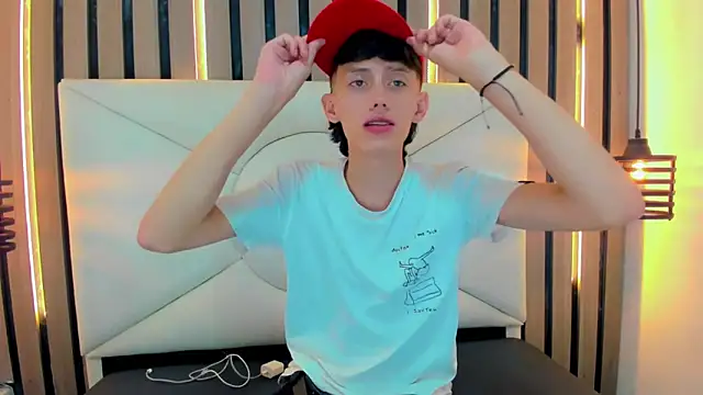 thaigo twink38 online show from 04/24/26, 08:05