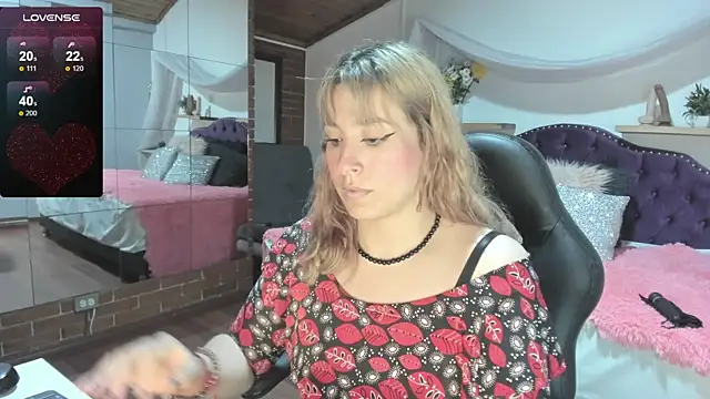 sophialyh 1 online show from 10/31/25, 01:52