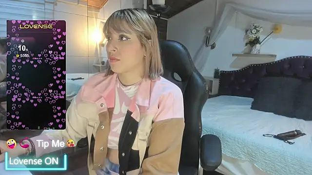 sophialyh 1 online show from 02/25/26, 12:38