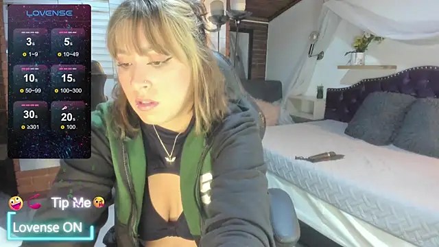 sophialyh 1 online show from 04/06/26, 12:39