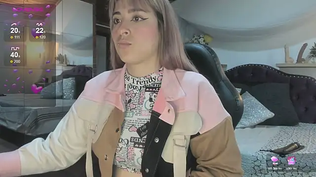 sophialyh 1 online show from 11/10/25, 12:43