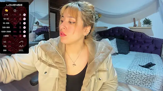 sophialyh 1 online show from 10/09/25, 12:49