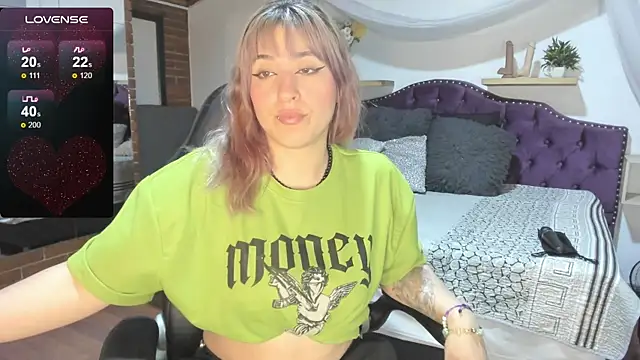 sophialyh 1 online show from 11/04/25, 01:04