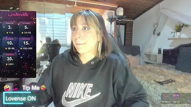 sophialyh 1 online show from 04/13/26, 01:04