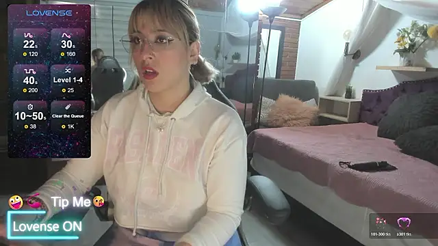 sophialyh 1 online show from 03/24/26, 01:00