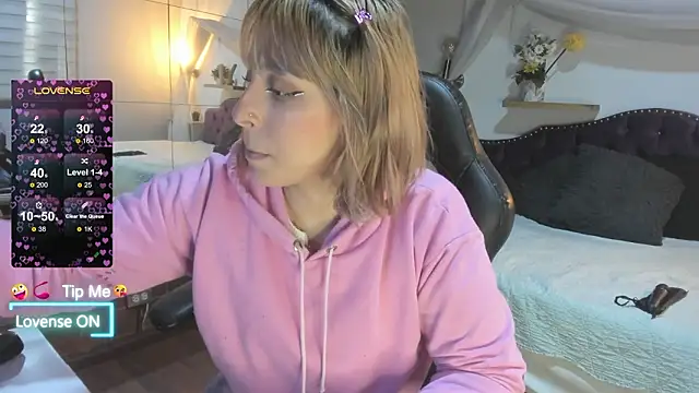 sophialyh 1 online show from 02/19/26, 12:46