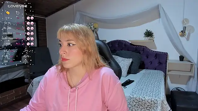 sophialyh 1 online show from 09/30/25, 01:06