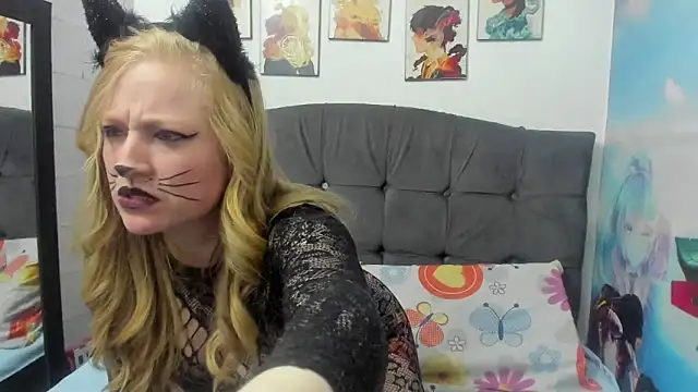 AliceCat 01 online show from 10/31/25, 10:16