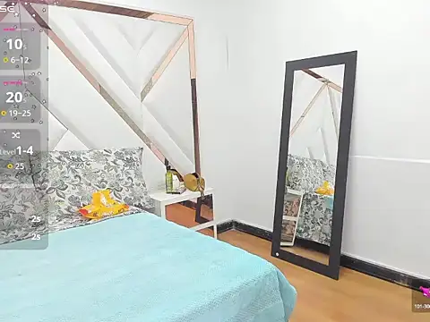 AliceCat 01 online show from 12/15/25, 02:34