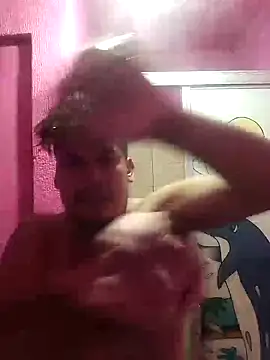 Snapshot of Dari_30 chatting on 10/01/25, 01:44 Dari 30 online show from 10/01/25, 01:44