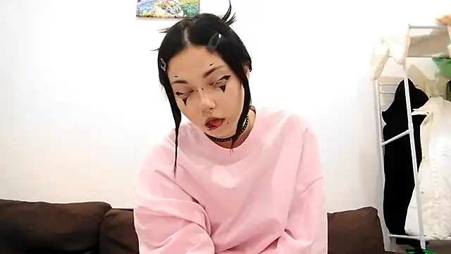 Snapshot of Beeping_Creature chatting on 10/09/25, 05:46 Beeping Creature online show from 10/09/25, 05:46