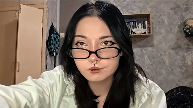 Snapshot of Beeping_Creature chatting on 11/22/25, 03:55 Beeping Creature online show from 11/22/25, 03:55