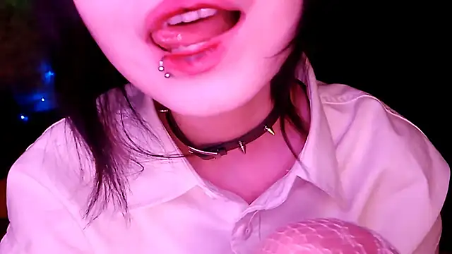 Snapshot of Beeping_Creature chatting on 10/20/25, 06:08 Beeping Creature online show from 10/20/25, 06:08