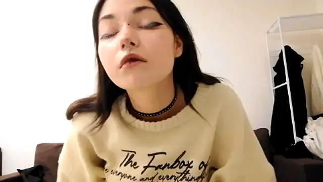 Snapshot of Beeping_Creature chatting on 10/07/25, 03:46 Beeping Creature online show from 10/07/25, 03:46