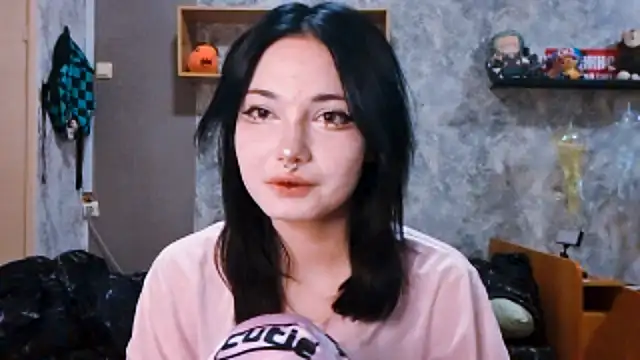 Snapshot of Beeping_Creature chatting on 11/30/25, 03:24 Beeping Creature online show from 11/30/25, 03:24