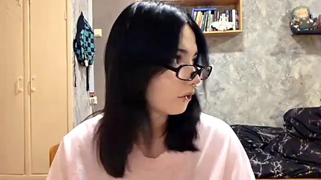 Snapshot of Beeping_Creature chatting on 11/12/25, 03:05 Beeping Creature online show from 11/12/25, 03:05