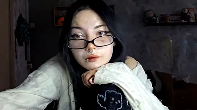 Snapshot of Beeping_Creature chatting on 12/03/25, 07:30 Beeping Creature online show from 12/03/25, 07:30