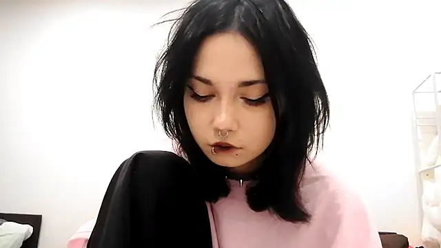 Snapshot of Beeping_Creature chatting on 10/13/25, 07:15 Beeping Creature online show from 10/13/25, 07:15